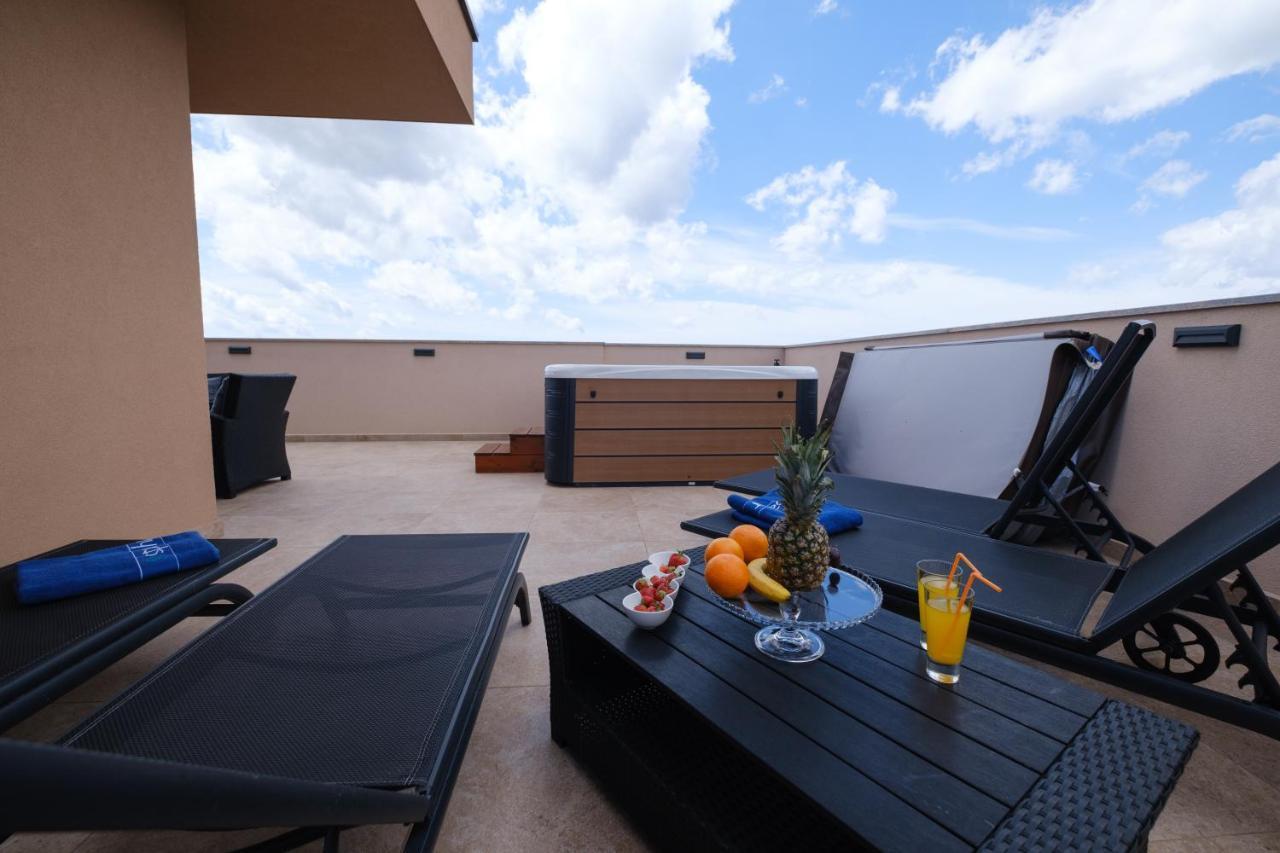 Apartments Luana With Private Jacuzzi Ζαντάρ Εξωτερικό φωτογραφία