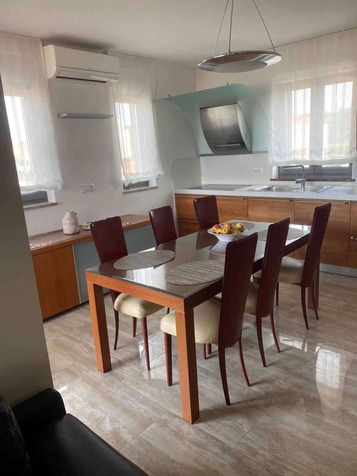 Apartments Luana With Private Jacuzzi Ζαντάρ Εξωτερικό φωτογραφία