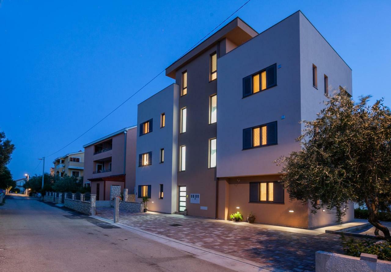 Apartments Luana With Private Jacuzzi Ζαντάρ Εξωτερικό φωτογραφία